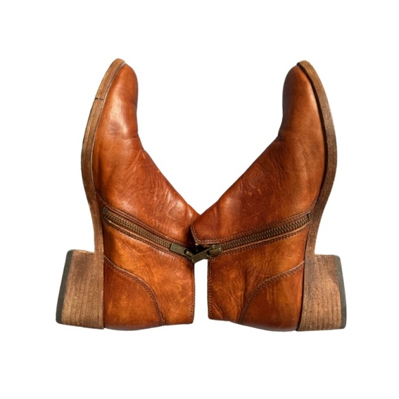 Frye Ray Belted Bootie 7.5 Brown distressed leather Western Cowboy Festival - Picture 3 of 8